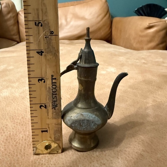 Vintage Etched Brass Mini Teapot/Coffee Pot With A Long Spout Ornate - Picture 4 of 6